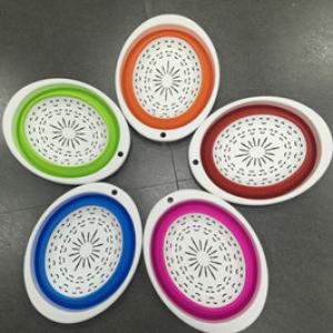 Two color collapsible colander mold 