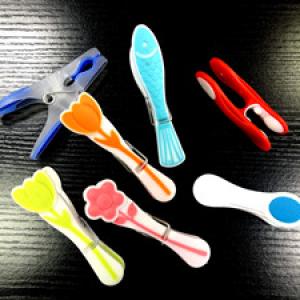 Two color clothespin mold 
